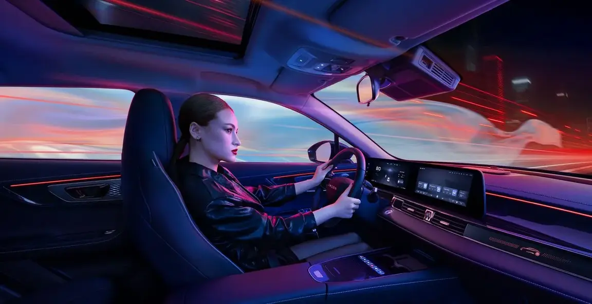 Sony™ audio sistēma ar 8 skaļruņiem